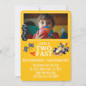 レースカーの2歳誕生日写真パーティー招待状 招待状 (正面)