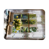 レースカーテンとチューリップ付き窓 マグネット (横)