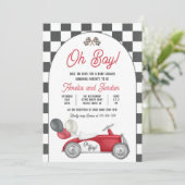 レースカーベビーシャワーボーイレッドレースカーシャワー 招待状 (スタンド正面)
