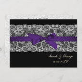 レースフェイクとリボンの紫の黒い結婚式の招待 招待状 (正面/裏面)