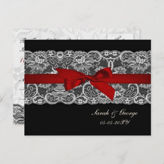 レースフェイクとリボン赤、黒の結婚式rsvp インビテーションポストカード (正面/裏面)