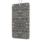 レース中のアザミ カーエアーフレッシュナー (左)