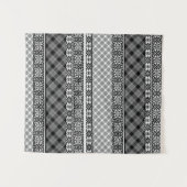 レース付き白ストライプの黒パッチワーク タペストリー (正面(横))