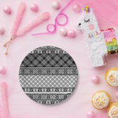 レース付き白ストライプの黒パッチワーク ペーパープレート (パーティー)