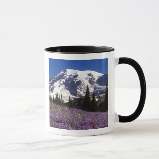 レーニア山のふもとの夏の野の花 2 マグカップ (右)