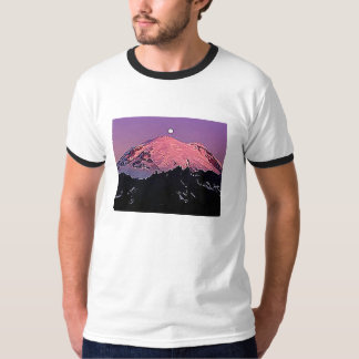 レーニア山の月の夜の雪の冬の空 Tシャツ