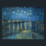 レーヌ川の星空 フォトプリント          <br><div class="desc">Starry Night Over the Rhone （1888年9月）は、ヴィンセント・ヴァン・ゴッホの夜の絵の一つ。彼は暗闇の中で感じた色を見事に転写した。ビューはローヌ川の東側の河岸から。1889年にパリで開催されたアティステスのペンダント協会とヴァン・ゴッホのアイリス展で初めて展示。</div>