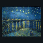 レーヌ川の星空 ポスター<br><div class="desc">Starry Night Over the Rhone （1888年9月）は、ヴィンセント・ヴァン・ゴッホの夜の絵の一つ。彼は暗闇の中で感じた色を見事に転写した。ビューはローヌ川の東側の河岸から。1889年にパリで開催されたアティステスのペンダント協会とヴァン・ゴッホのアイリス展で初めて展示。</div>