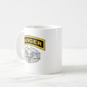 レーンジャータブ-戦闘の医者のバッジ コーヒーマグカップ (正面左)