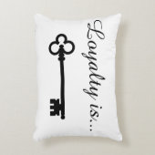 ロイヤリティの枕 アクセントクッション (正面(垂直))