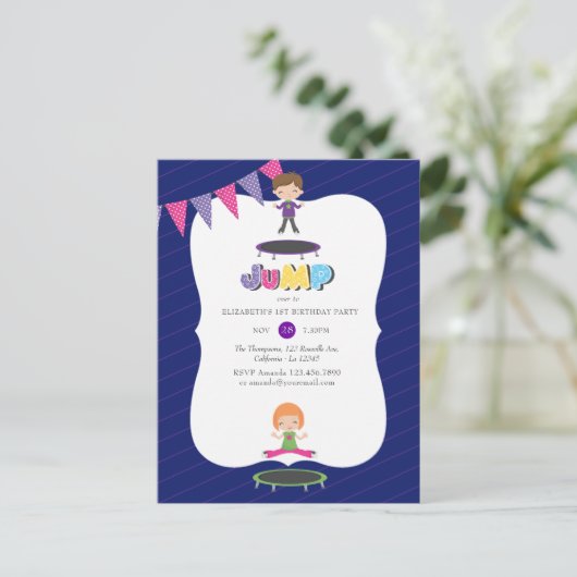 ロイヤルパープルとブルーのトランポリンパーティー誕生日会 ポストカード (スタンド正面)