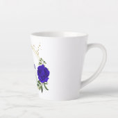 ロイヤルブルーと白の花 緑の葉 カフェラテマグ (右)