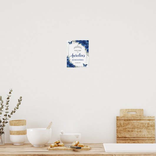 ロイヤルブルーの花と蝶のキンセアニエラ歓迎サイン ポスター (キッチン)