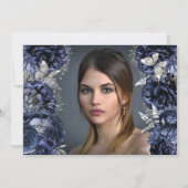 ロイヤルブルーシルバー フォト グリッター 蝶 エレガント 招待状 (裏面)