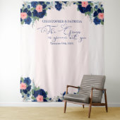 ロイヤルローズブルーとコーラル フラワーの結婚式バックドロップ タペストリー (インサイチュ)