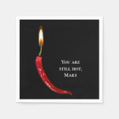 ロウソクの炎の誕生日を持つ赤い唐辛子 スタンダードカクテルナプキン (正面)