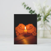 ロウソク、手、炎、木。 ポストカード (スタンド正面)