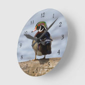 ログインの沼地のアメリカオシの男性 ラウンド壁時計 (傾斜)