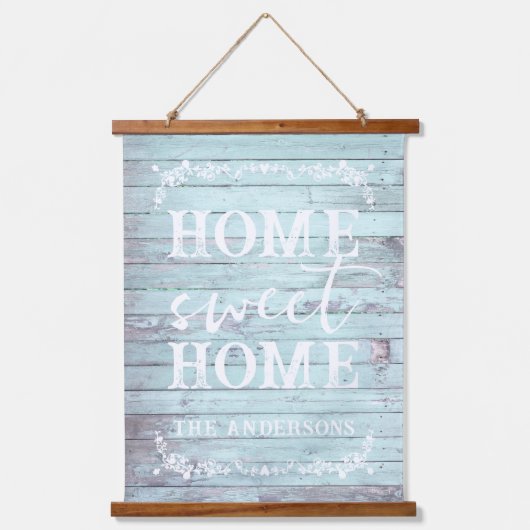 ログハウス　ホームスイートホーム｜ファミリー名 吊り下げ型タペストリー (正面)