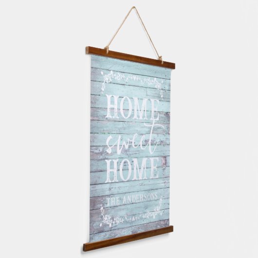 ログハウス ホームスイートホーム|ファミリー名 吊り下げ型タペストリー (傾斜あり)