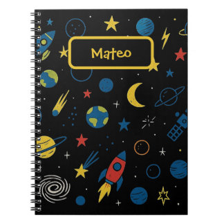 ロケットと銀河の落書きが付いた宇宙をテーマにしたノートブック ノートブック