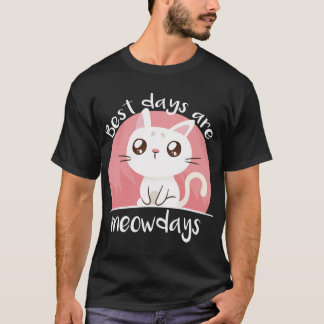 ロケットランチャーを持つ宇宙飛行士 Tシャツ