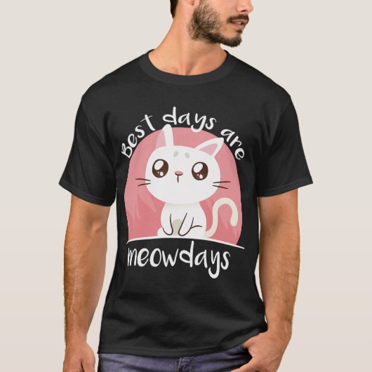 ロケットランチャーを持つ宇宙飛行士 Tシャツ (正面)