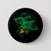 ロケット土星のアートワークのまわりにに搭乗する宇宙飛行士 | 缶バッジ (正面)