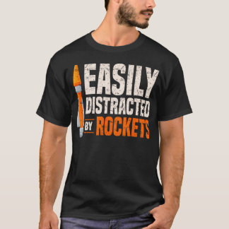 ロケット模型キット ロケットに簡単に気を取られる Tシャツ