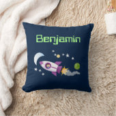 ロケット船漫画イラストレーションの可愛い少年 クッション (ブランケット)