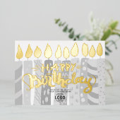 ロゴおもしろいグレーのキャンドルを追加企業のハッピーバースデー 箔招待状 (立ち正面)