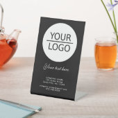 ロゴとカスタムテキストを載せた販促ブラックモデル 台座サイン (インサイチュ)