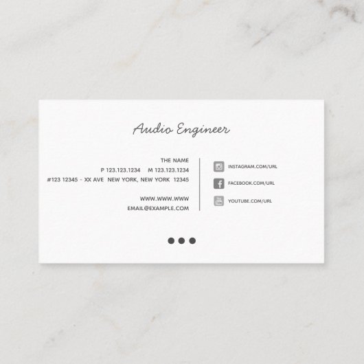 ロゴとソーシャルメディアを使用した手書きオーディオエンジニア 名刺 (裏面)