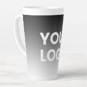 ロゴと編集可能なモダンカラーグラデーション カフェラテマグ (左アングル)