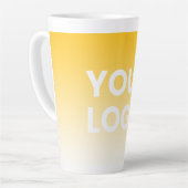 ロゴと編集可能な背景色グラデーション カフェラテマグ (左アングル)