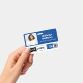 ロゴとQRコード付き青い従業員名バッジ バッジ (手持ち)