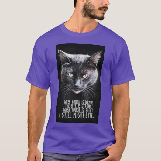 ロゴにはお洒落黒猫の力強さ。 Tシャツ (正面)