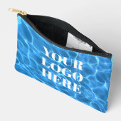 ロゴに最適なアクアブルーのプール写真 アクセサリーポーチ (見開き)