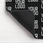 ロゴの繰り返しパターンを追加する編集可能テンプレート マウスパッド (コーナー)