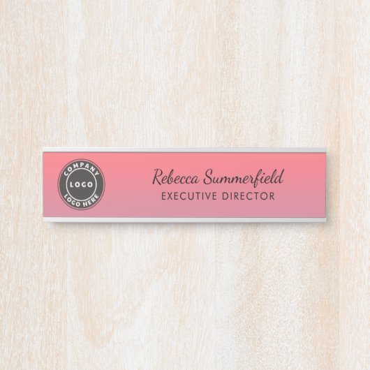 ロゴの追加ピンクのエグゼクティブグラデーションオフィスマネージャー サインプレート (正面)