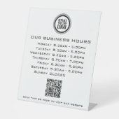 ロゴの追加文字QRコード営業時間 台座サイン (正面)