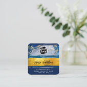 ロゴの追加、QRコードおよびソーシャルメディア金ゴールドとネイビーブルー スクエア名刺 (スタンド正面)