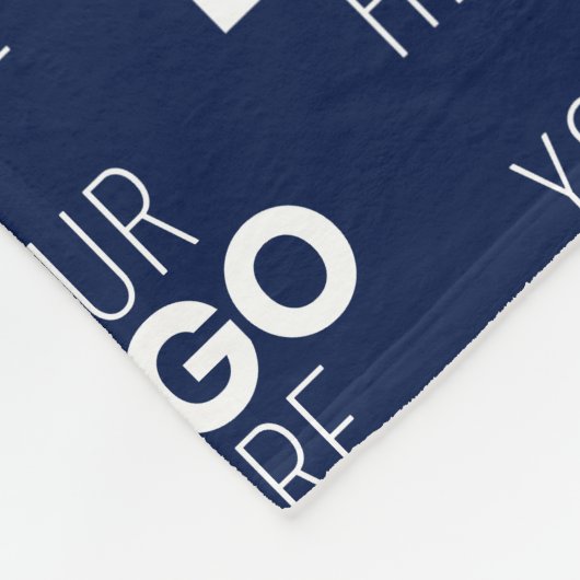 ロゴまたはイメージの繰り返しパターン | ネイビーブルー フリースブランケット (角)