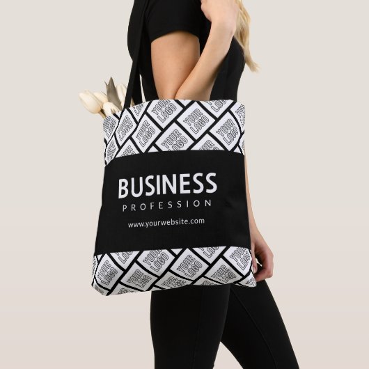 ロゴを並べて表示したパターンと編集可能なビジネス名 トートバッグ (クローズアップ)