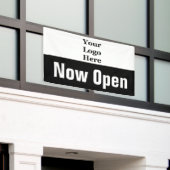 ロゴを白黒で開く 横断幕 (ビルの外側)