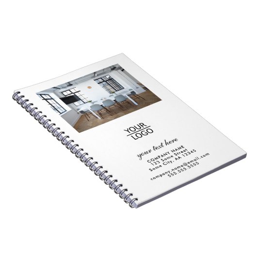 ロゴを追加するカスタム文字プロモーション写真なし ノートブック (右側)