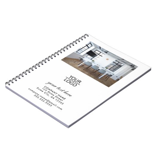 ロゴを追加するカスタム文字プロモーション写真なし ノートブック (左側)