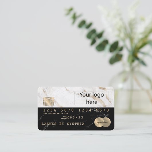 ロゴを追加するクレジットカードのスタイル付き黒い大理石 名刺 (スタンド正面)