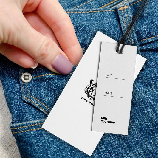 ロゴを追加するホワイトミニマルつるラベル