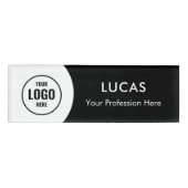 ロゴを追加モダンシンプルエレガントブラックマグネットタイトル 名札 (正面)